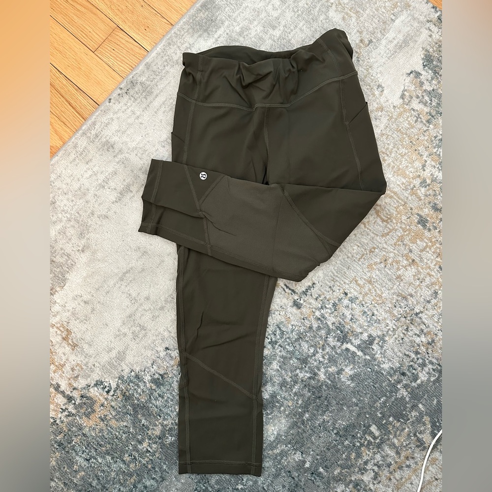 Gently used Lululemon pace rival crop leggings